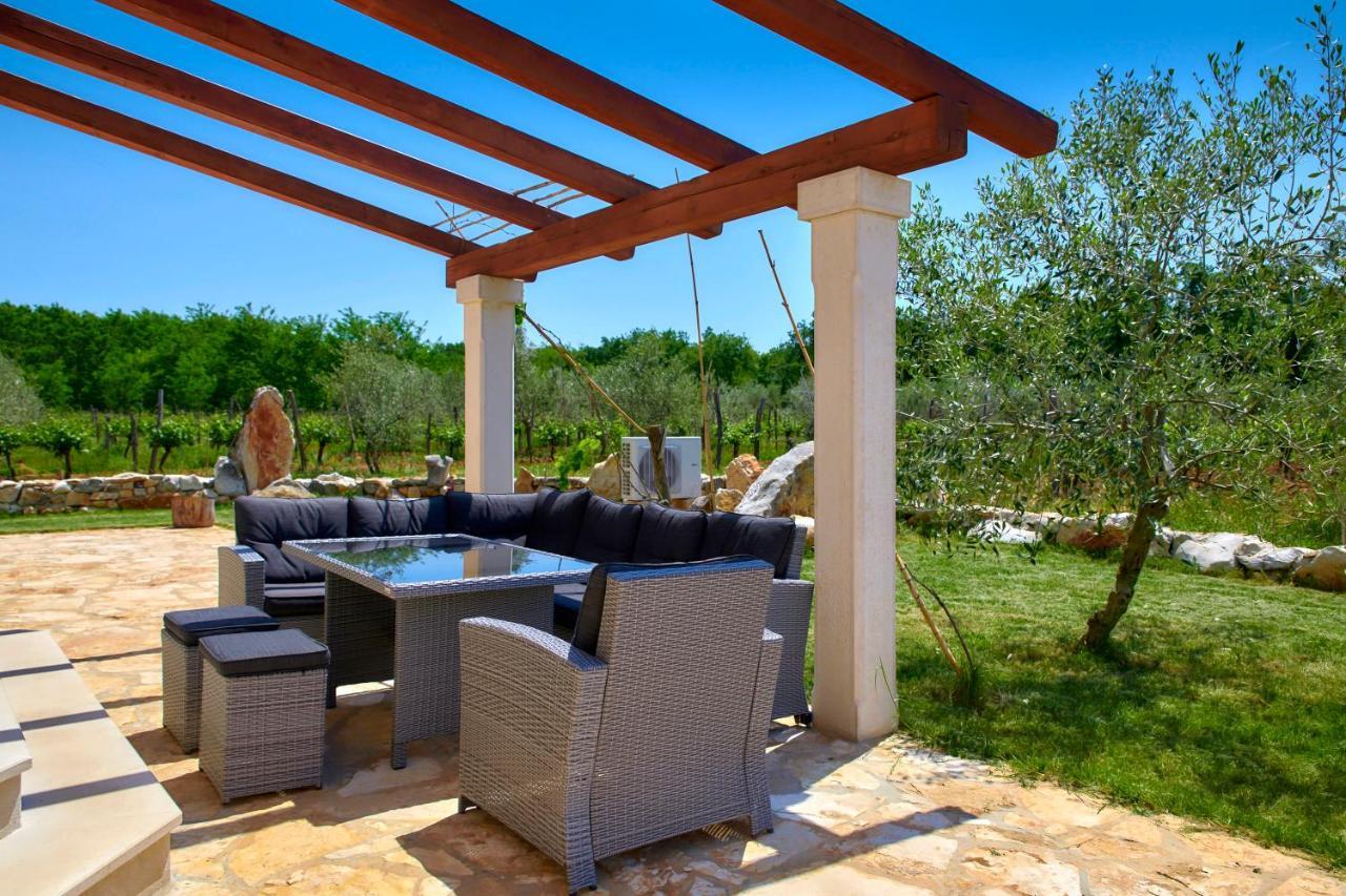 فيلا Relax House Surrounded By Olives And Vineyard Stifanići المظهر الخارجي الصورة
